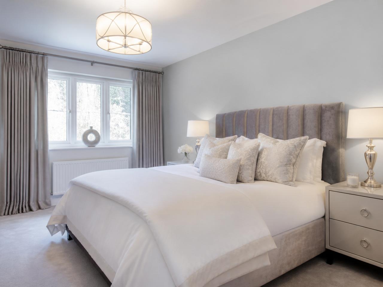 Fachada estilo Elegante sofisticada pintada con Silver Beacon de Berel